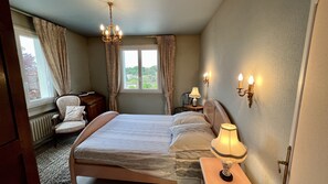 3 bedrooms, desk, iron/ironing board, travel cot - Beautiful villa with swimming pool, in Périgord (Ribérac)