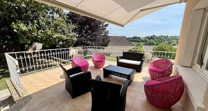 Belle villa avec piscine, en Périgord