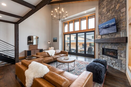 Absolutely incredible, brand new luxury townhome on Whitefish Mountain Resort!!!