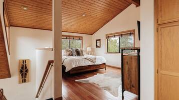 2 bedrooms, desk, iron/ironing board, travel crib