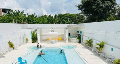A 3 Horas de Bogotá Villa Hotel Boutique clima cálido piscina solo DICIEMBRE
