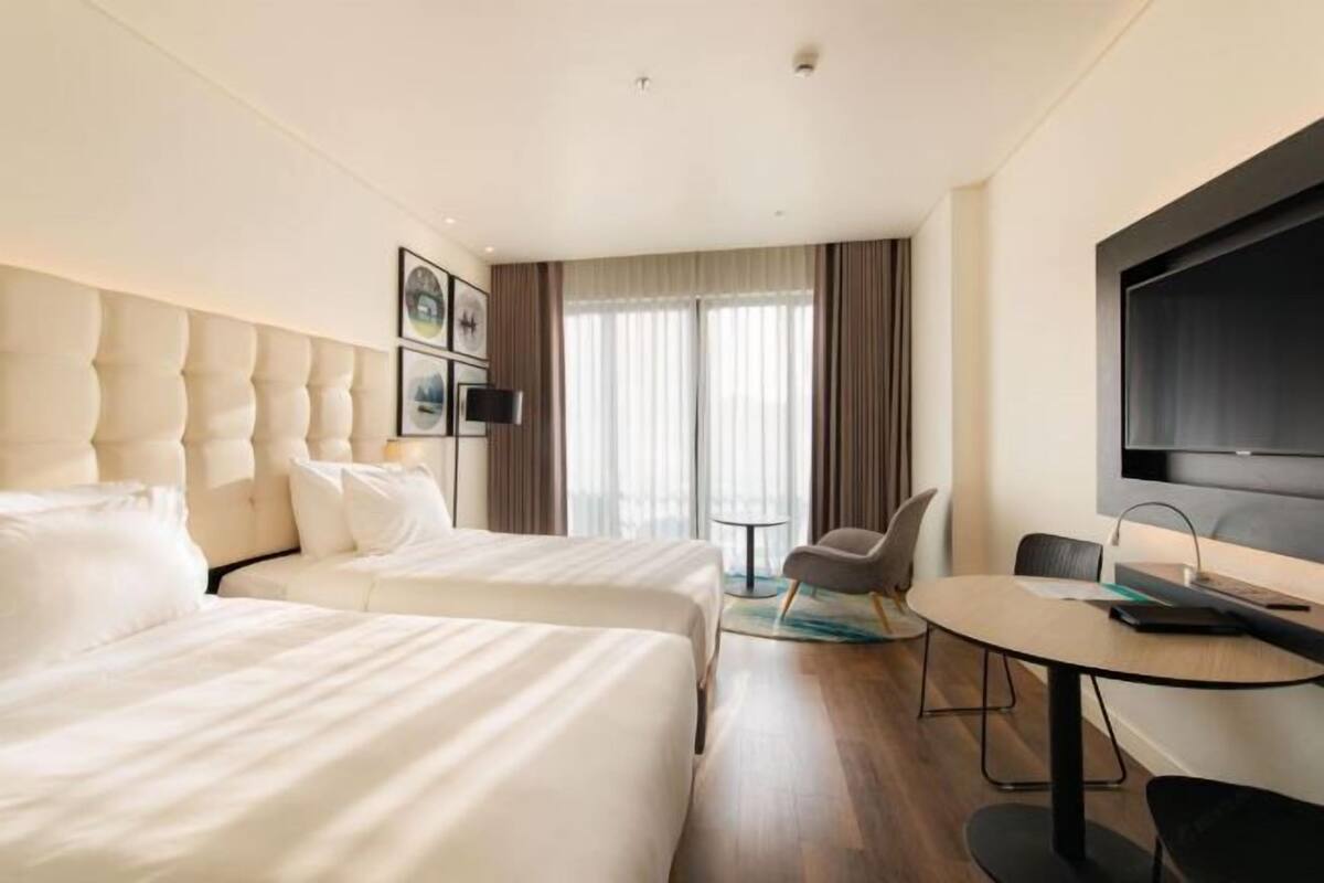 1 chambre, minibar, coffres-forts dans les chambres, bureau