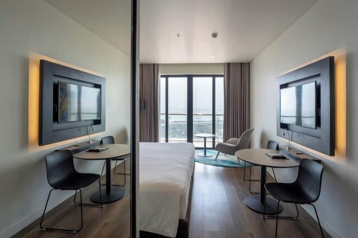 Minibar, in-room safe, desk, soundproofing