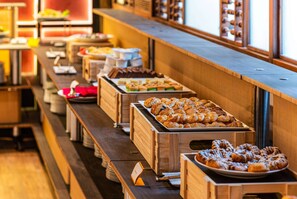 Daily buffet breakfast for a fee