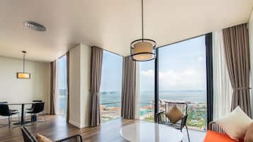 Presidential Suite, 1 King Bed, Non Smoking | Living area