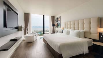 Presidential Suite, 1 King Bed, Non Smoking | 1 bedroom, minibar, in-room safe, desk