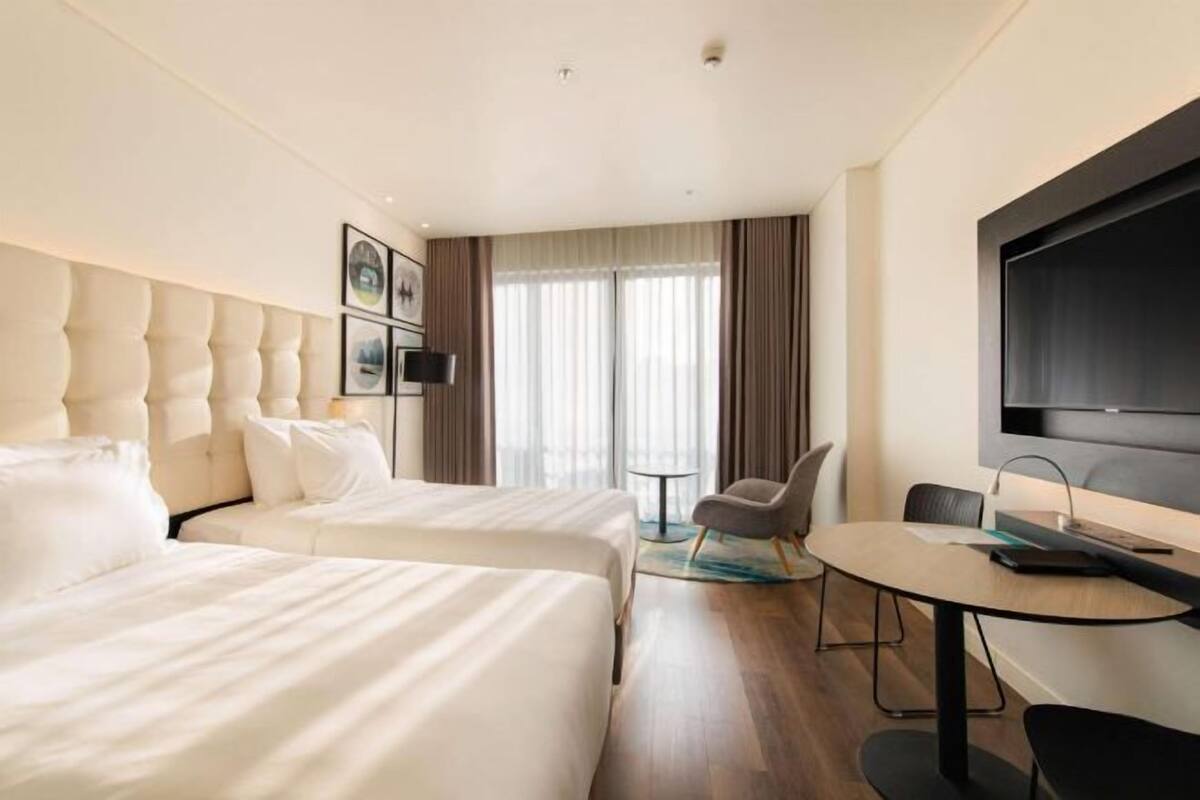 1 chambre, minibar, coffres-forts dans les chambres, bureau