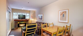 Marketplace Lodge - Whistler Premier