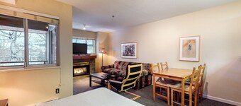 Marketplace Lodge - Whistler Premier