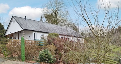 3 bedroom accommodation in Llanfair Caereinion, near Welshpool