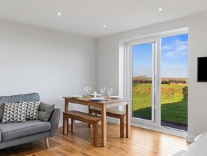 TV - 2 bedroom accommodation in Llangwm, near Pembroke (Llangwm, near Pembroke)