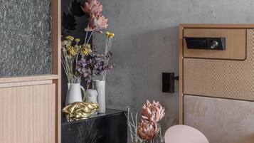 1 bedroom, in-room safe, desk, laptop workspace