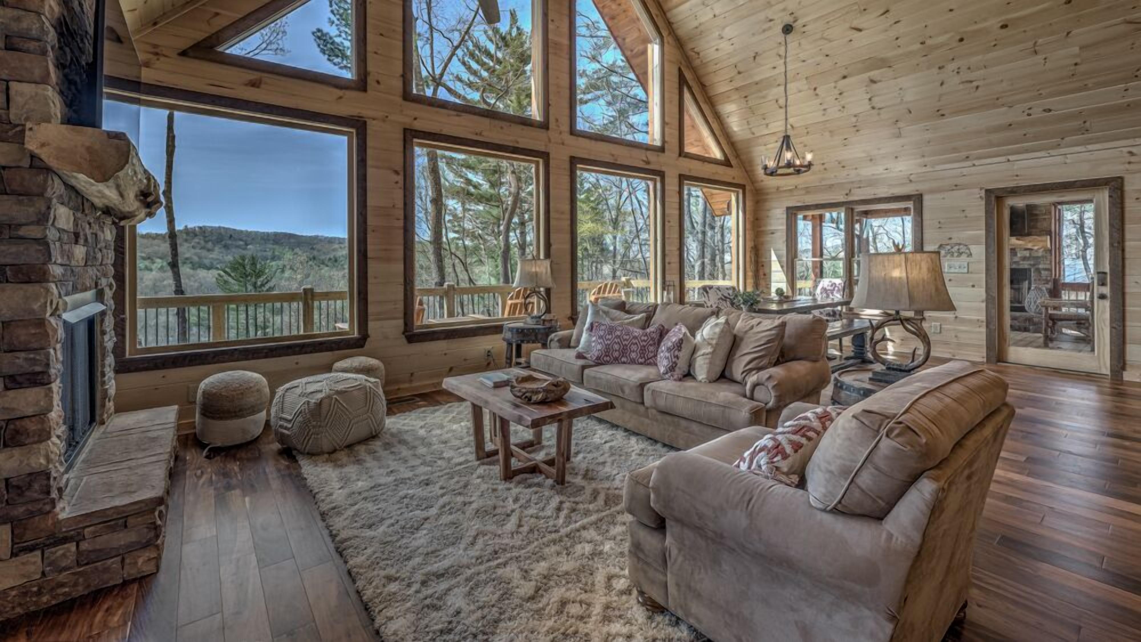 Una Smart TV, una chimenea