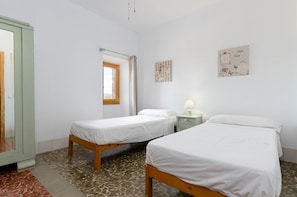 2 chambres, accès au Wi-Fi (inclus), literie fournie