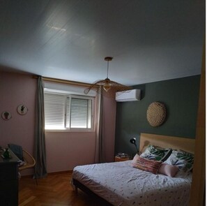 4 bedrooms, iron/ironing board, free WiFi, bed sheets - House in the center of Martinique with 2 dogs to look after (LE ROBERT)