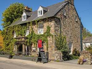 Exterior - The Old Police House (Fishguard)