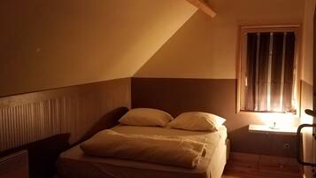 4 Schlafzimmer, Bügeleisen/Bügelbrett, WLAN