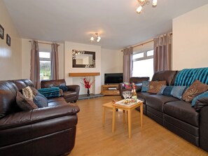 TV - 4 bedroom accommodation in Llanhrian, nr Haverfordwest (Llanhrian, nr Haverfordwest)
