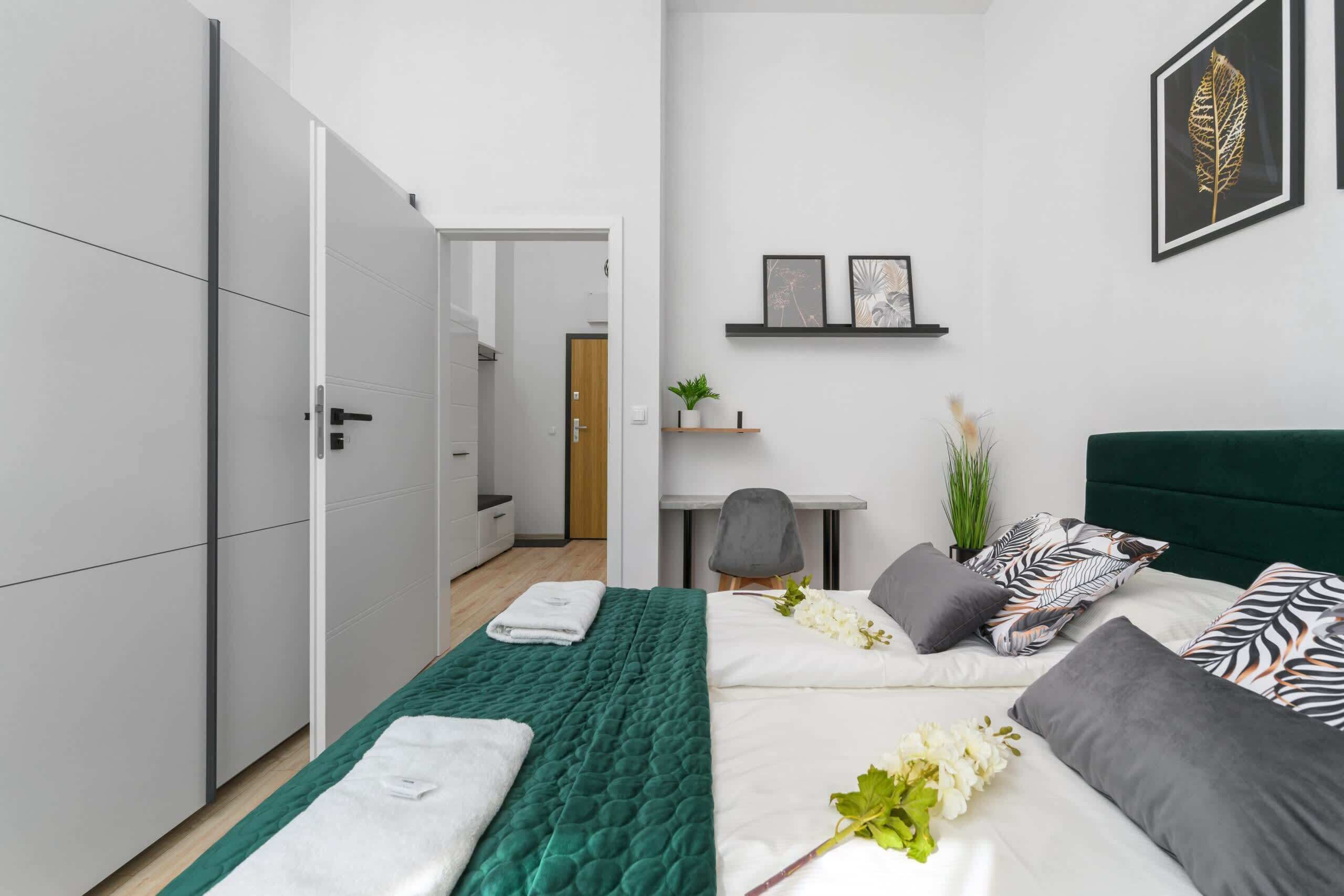 1 slaapkamer, een strijkplank/strijkijzer, wifi, beddengoed