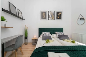 1 bedroom, iron/ironing board, WiFi, bed sheets