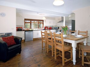 Dining - 4 bedroom accommodation in New Quay, near Cardigan (New Quay, near Cardigan)