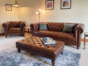 Fireplace - 4 bedroom accommodation in Clachan Seil (Clachan Seil)