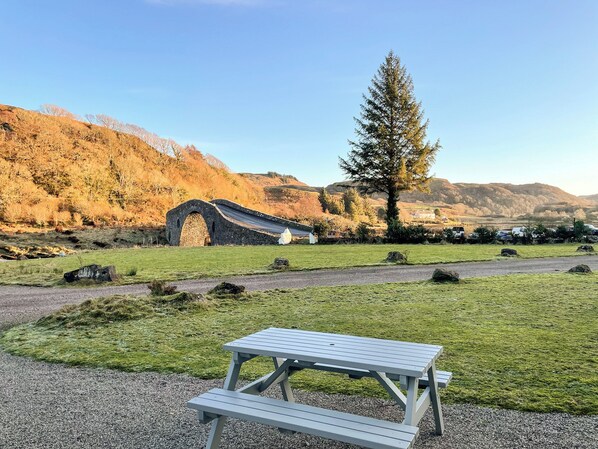 Outdoor dining - 4 bedroom accommodation in Clachan Seil (Clachan Seil)