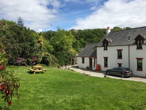 4 bedroom accommodation in Clachan Seil