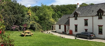 4 bedroom accommodation in Clachan Seil