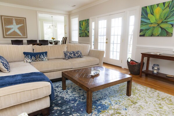 Smart TV, fireplace, books