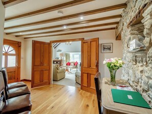 Interior - 3 bedroom accommodation in Cerbid (Cerbid)