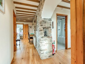 Interior - 3 bedroom accommodation in Cerbid (Cerbid)