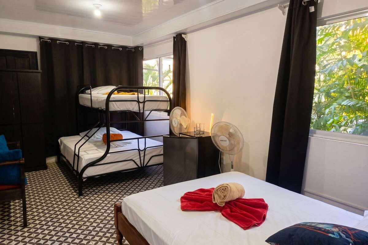 Family Apartment, 2 Bedrooms | Premium bedding, WiFi (free), bed sheets