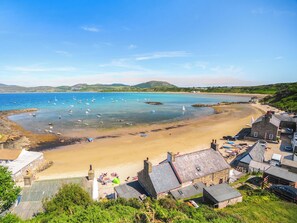 Beach | Crab Cottage, Morfa Nefyn - 3 bedroom accommodation in Morfa Nefyn (Morfa Nefyn)