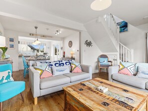 Fireplace - 3 bedroom accommodation in Morfa Nefyn (Morfa Nefyn)