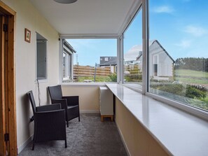 Interior - Beautiful and spacious farm cottage, with amazing views over the fields. (Cupar)