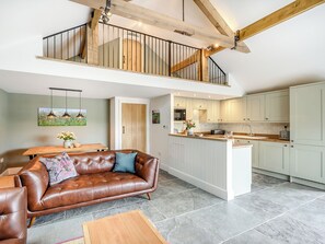 TV, fireplace - The Old Stables - UK38576 (Little Alne, near Wootton Wawen)