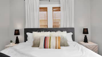 3 bedrooms, desk, iron/ironing board, free WiFi