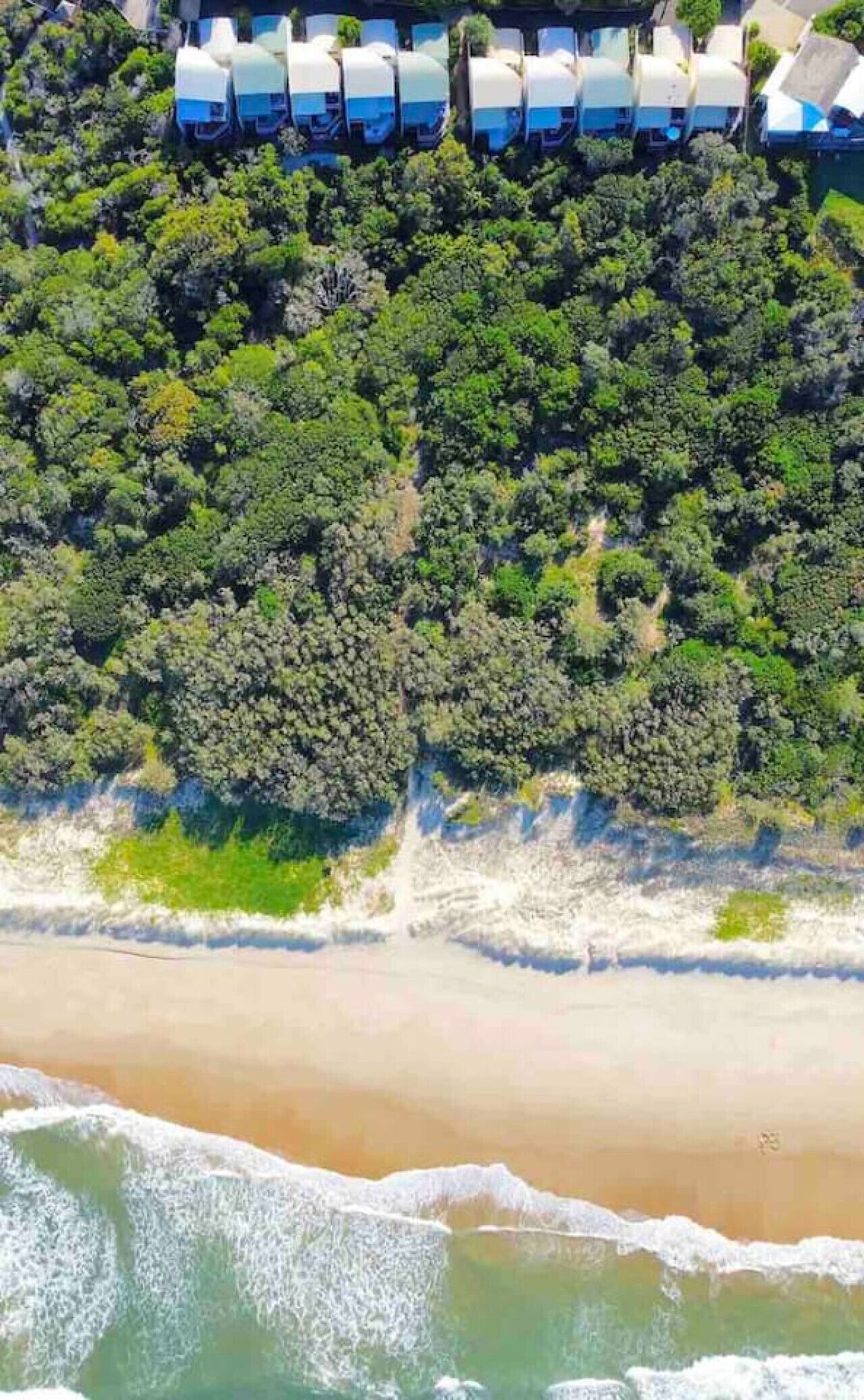 Am Strand, Liegestühle, Strandtücher