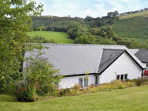 Exterior - 2 bedroom accommodation in Llanfair Caereinion, near Welshpool (Llanfair Caereinion, near Welshpool)