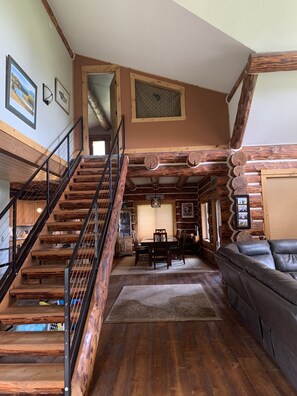 Interior - Potomac Valley Log Home – Montana Dream (Bonner)