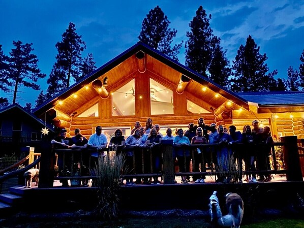 Exterior - Potomac Valley Log Home – Montana Dream (Bonner)