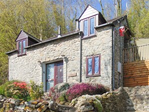 Exterior - 2 bedroom accommodation in Cwm Tydu, near Llangrannog (Cwm Tydu, near Llangrannog)