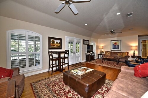 Comal River Cottages River 405