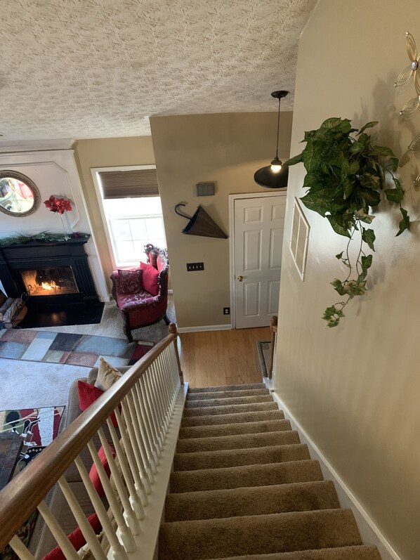 Interior - Happy Place (Conley)