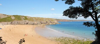 3 bedroom accommodation in Bosherston