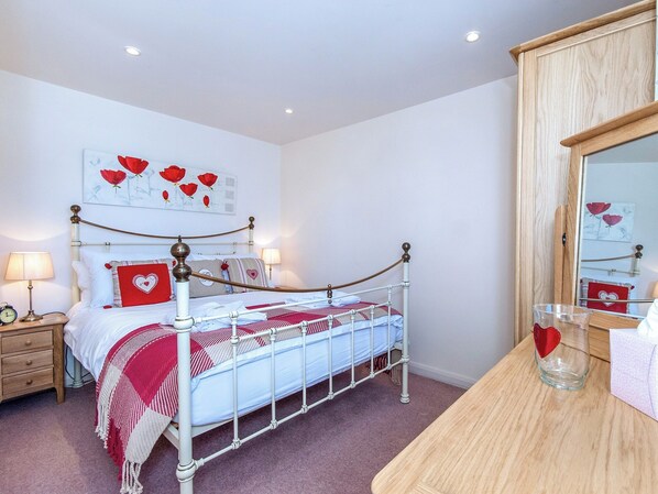 3 bedrooms, free WiFi, bed sheets