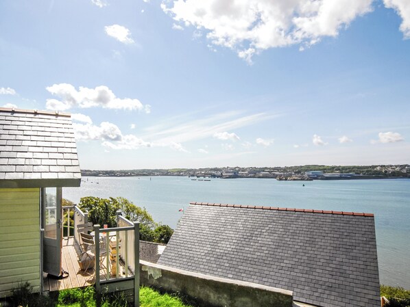 Property grounds - 3 bedroom accommodation in Llanstadwell (Llanstadwell)