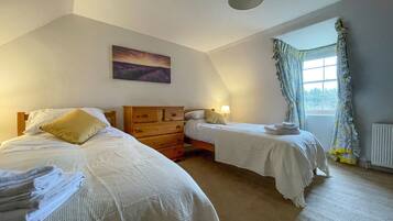 3 bedrooms, free WiFi, bed sheets