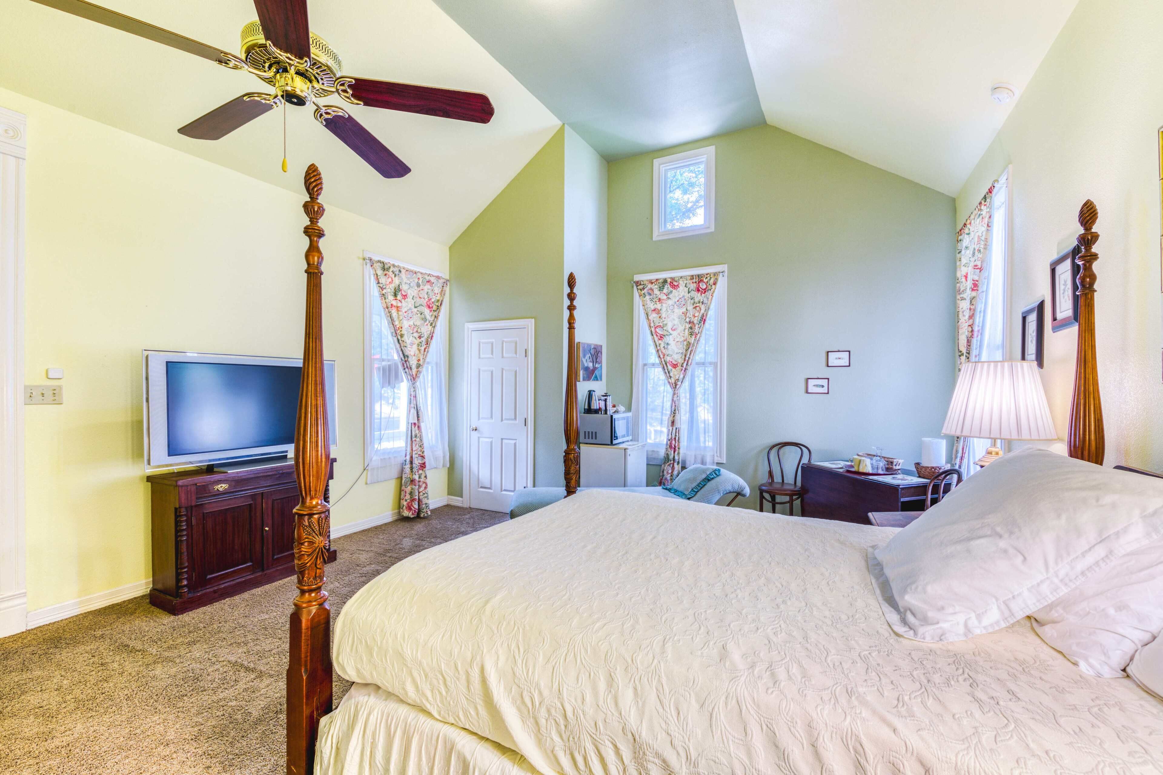 1 bedroom, memory foam beds, iron/ironing board, WiFi